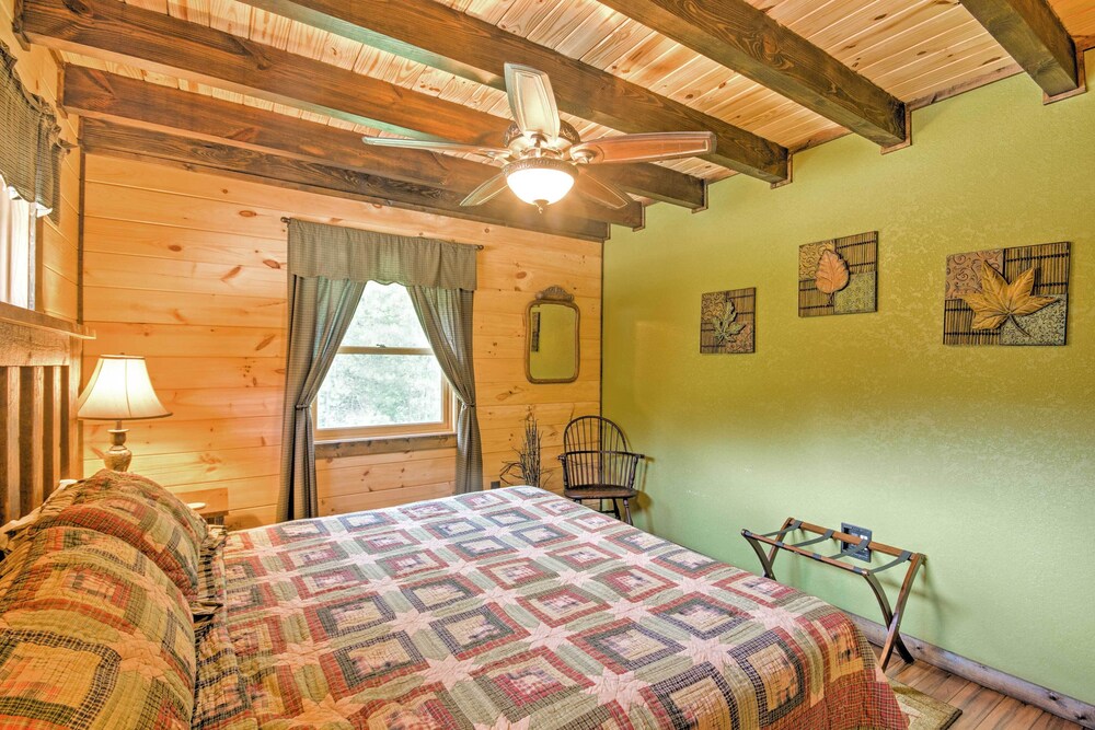 Cozy Couples Getaway w/ Hot Tub: 'fox Ridge Cabin' view 3