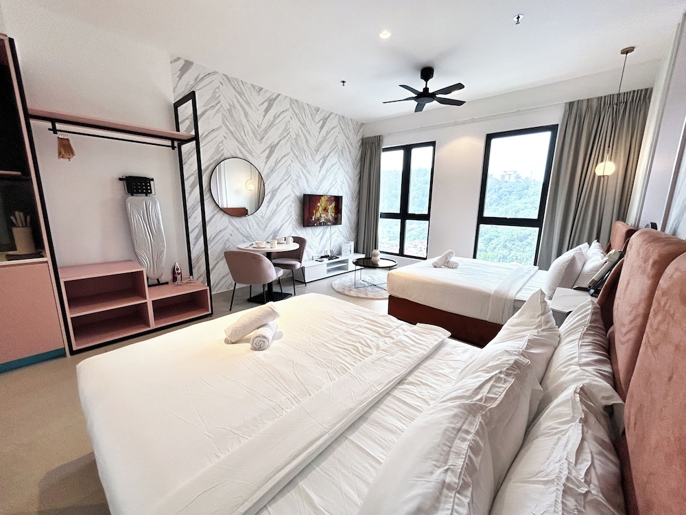 The Paxtonz by Manhattan Group