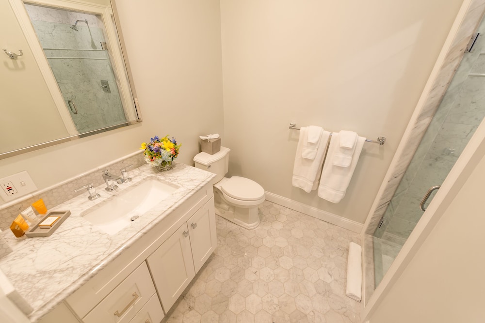 The Newport Lofts - 364 Thames Street