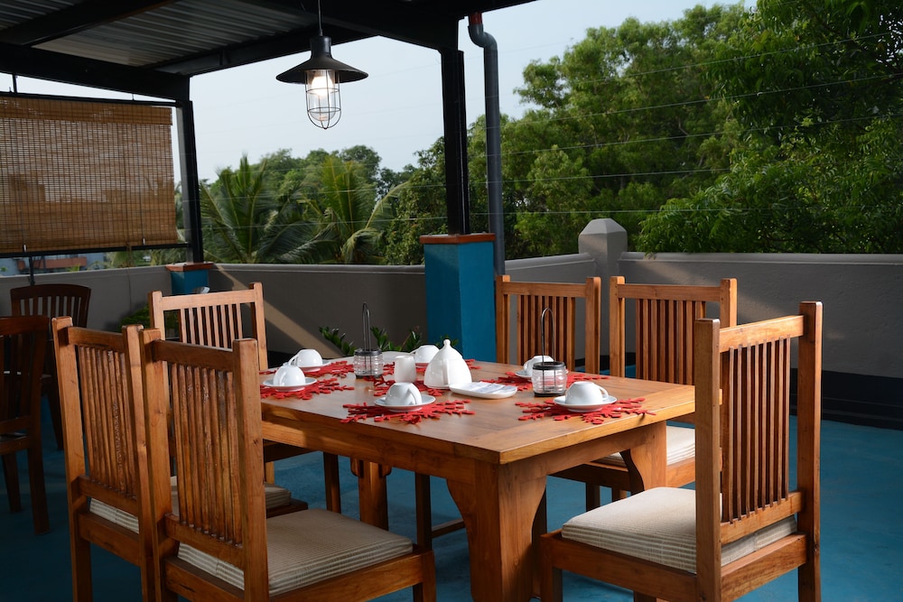 Monsoon Suites
