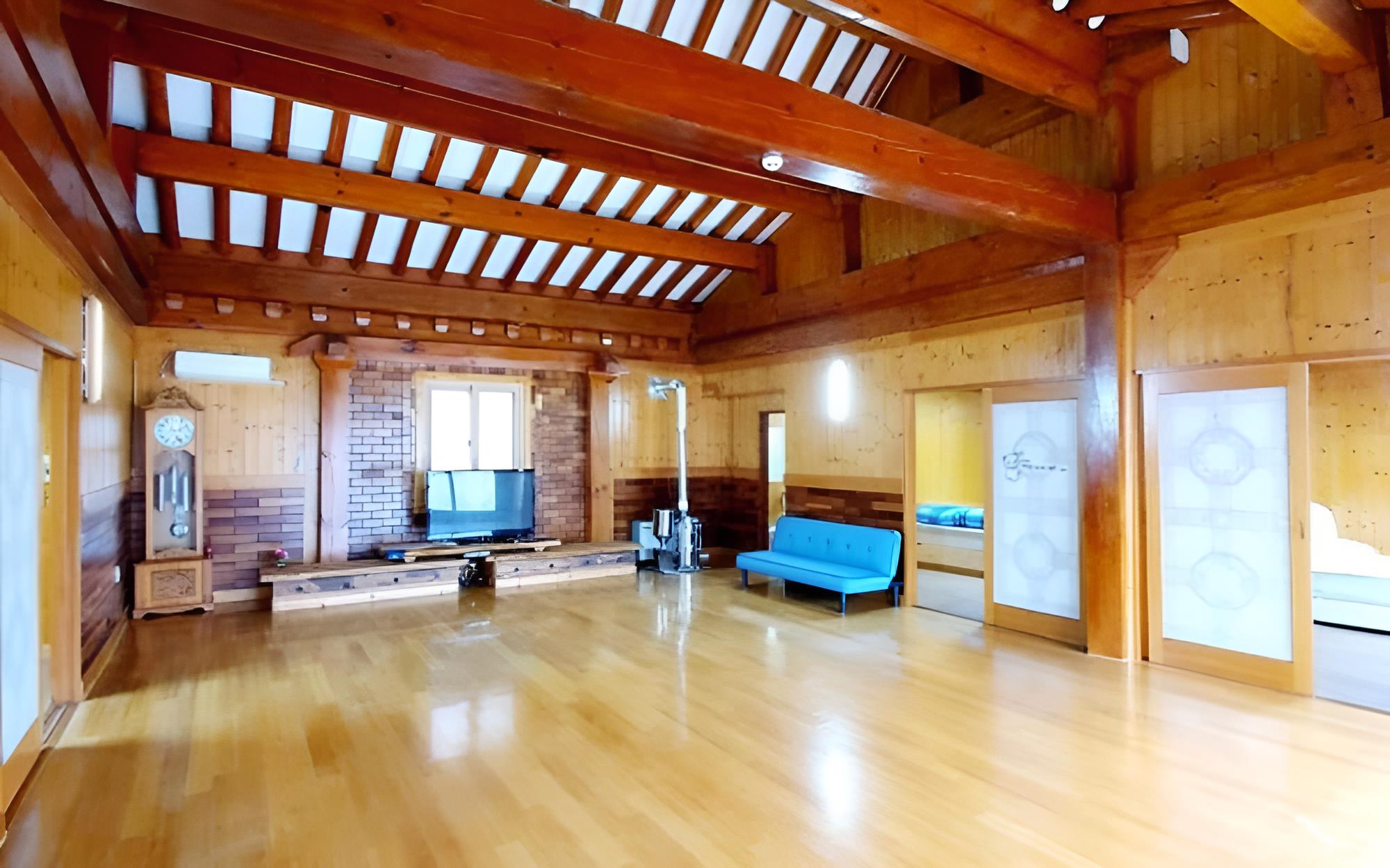 Yong Yejik Hanok Pension