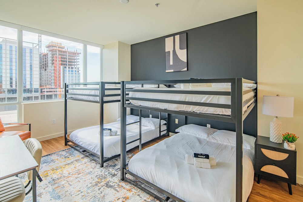 ROVE LIVING/KL - 44 Monroe