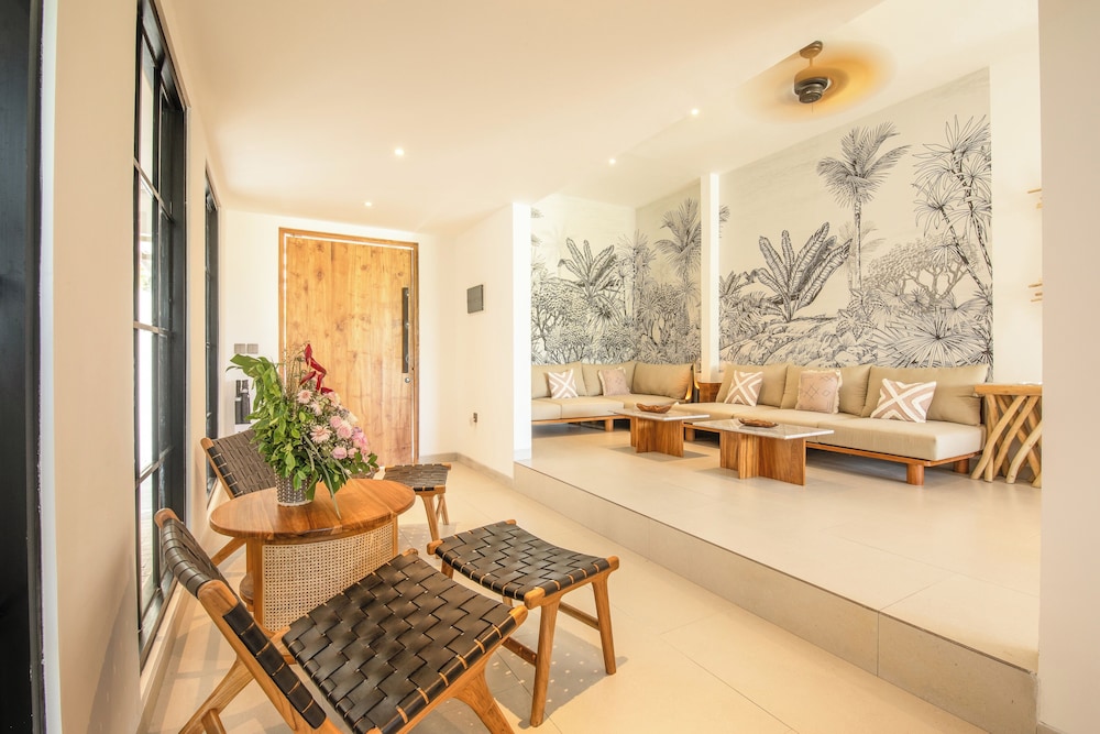 4 Bd Seminyak Retreat, Rice Fields 4 Mins to Beach