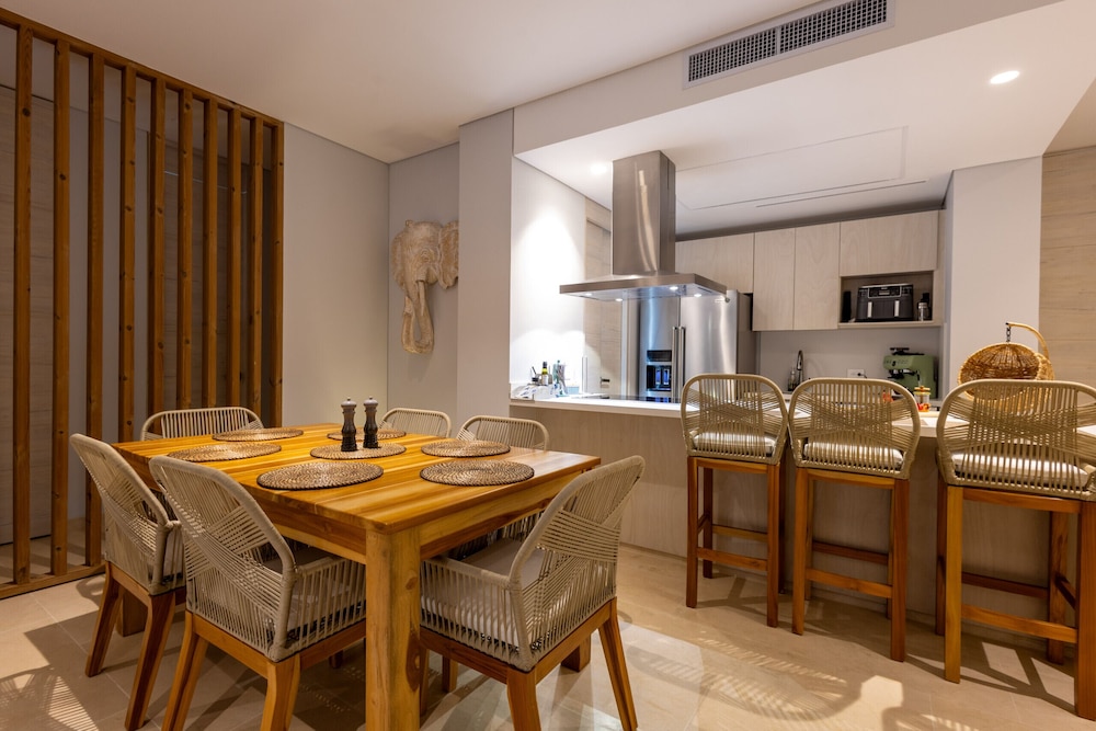 Seaside 3BR Retreat w Terrace Beach Access