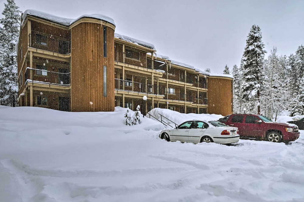 Winter Park Condo w/ Hot Tubs, 4 Mi to Ski Resort! view 5