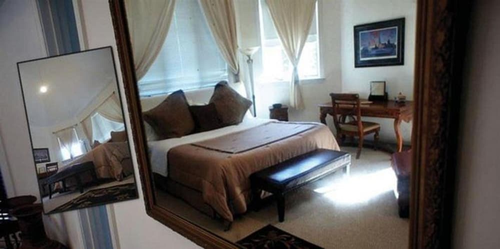 Columbia Vacations - The Columbia Inn at Peralynna Manor - Property Image 4