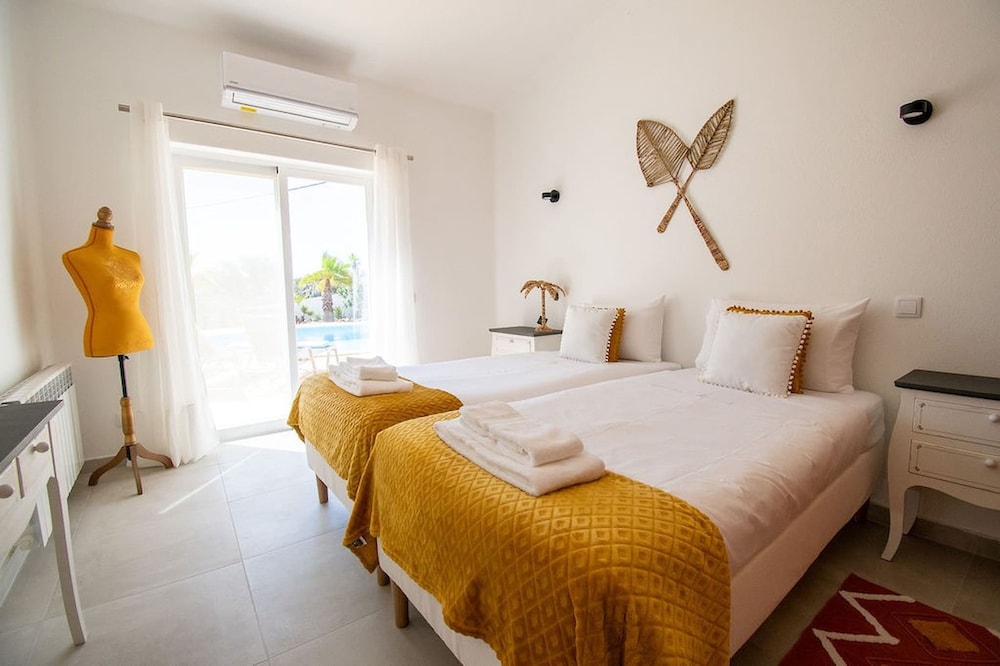 Pomba Beautifully Renovated With Heated Pool