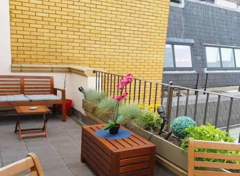 balcony