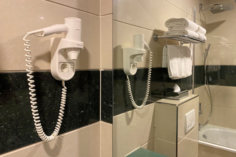 XO Hotels Blue Square 33