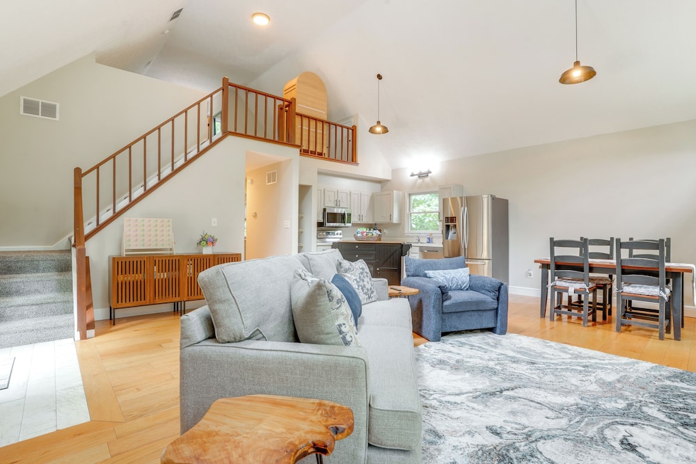 Pet-friendly Lake Monticello Home w/ Perks!