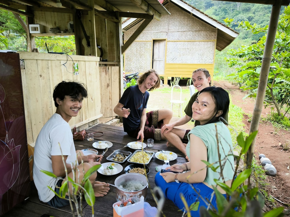 OZ Cabin by Farmstay Managel