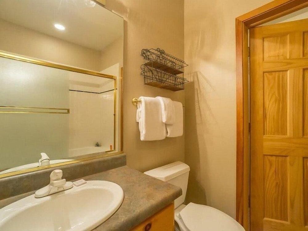 Snake River Village 3 Bedroom Apartment by Key to the Rockies