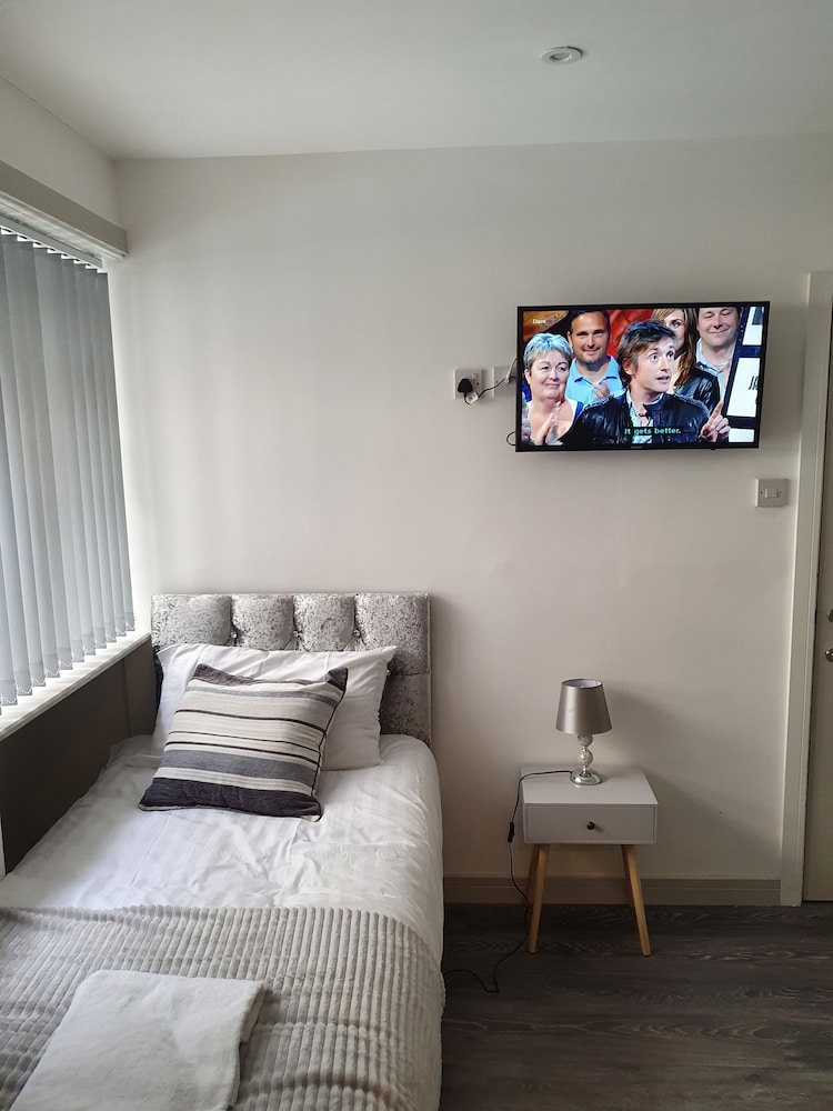 Immaculate 3-bed Studio in Liverpool City Centre view 5