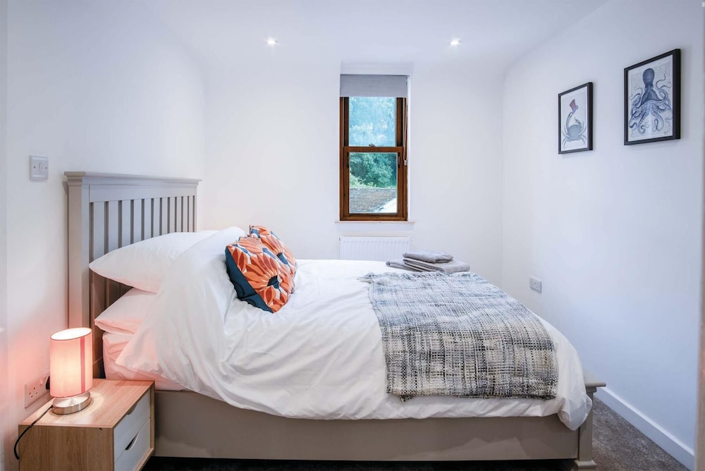 Flat 2 - 1 Bedroom Apartment - Tenby