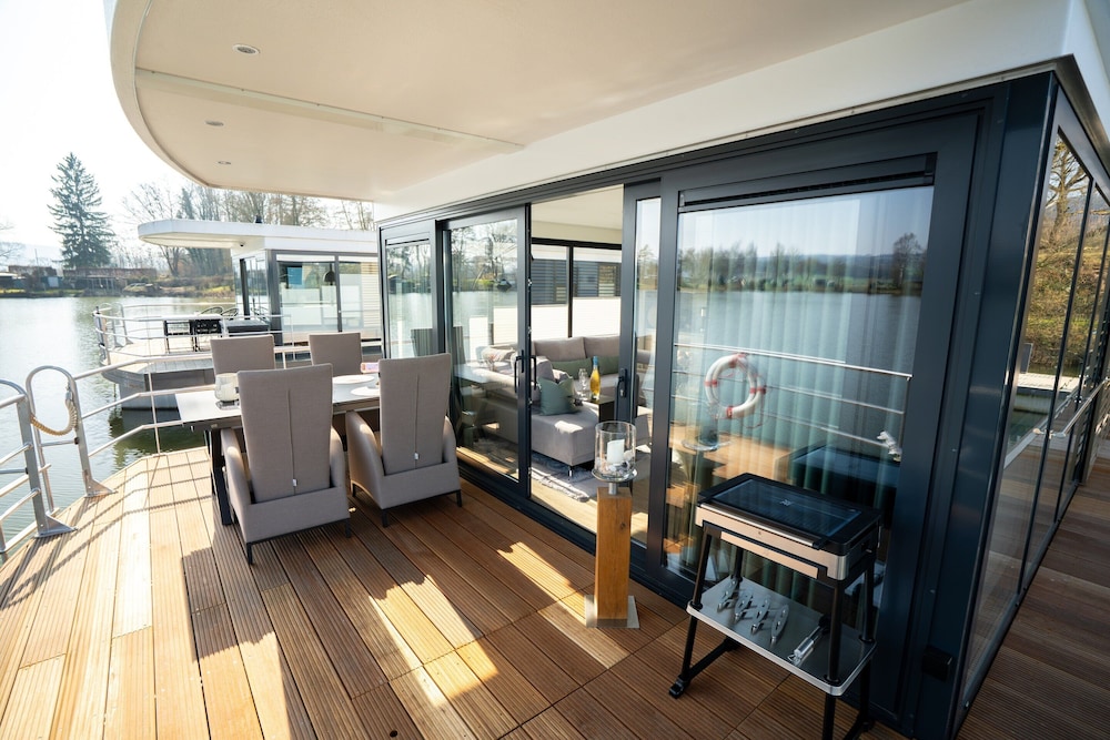 Houseboat in Weserbergland With Lake View