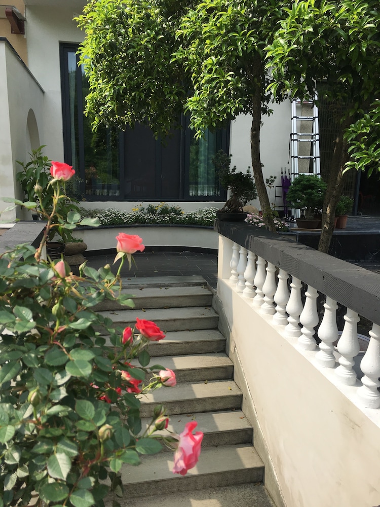Chayan Hotel