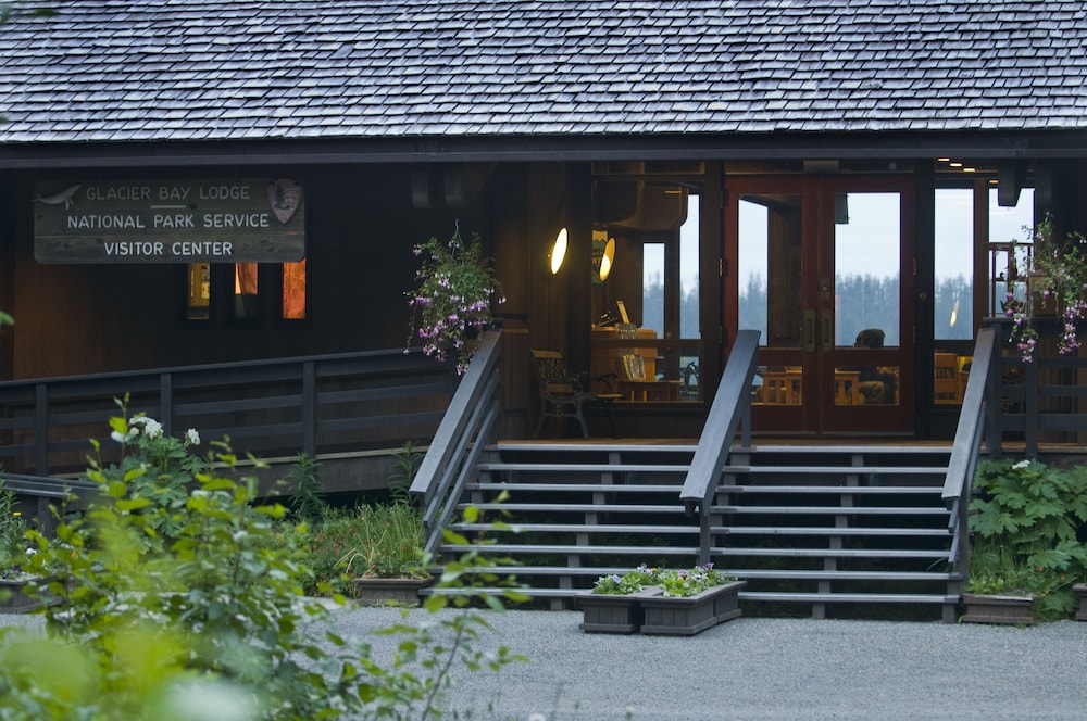 Glacier Bay Lodge view 3