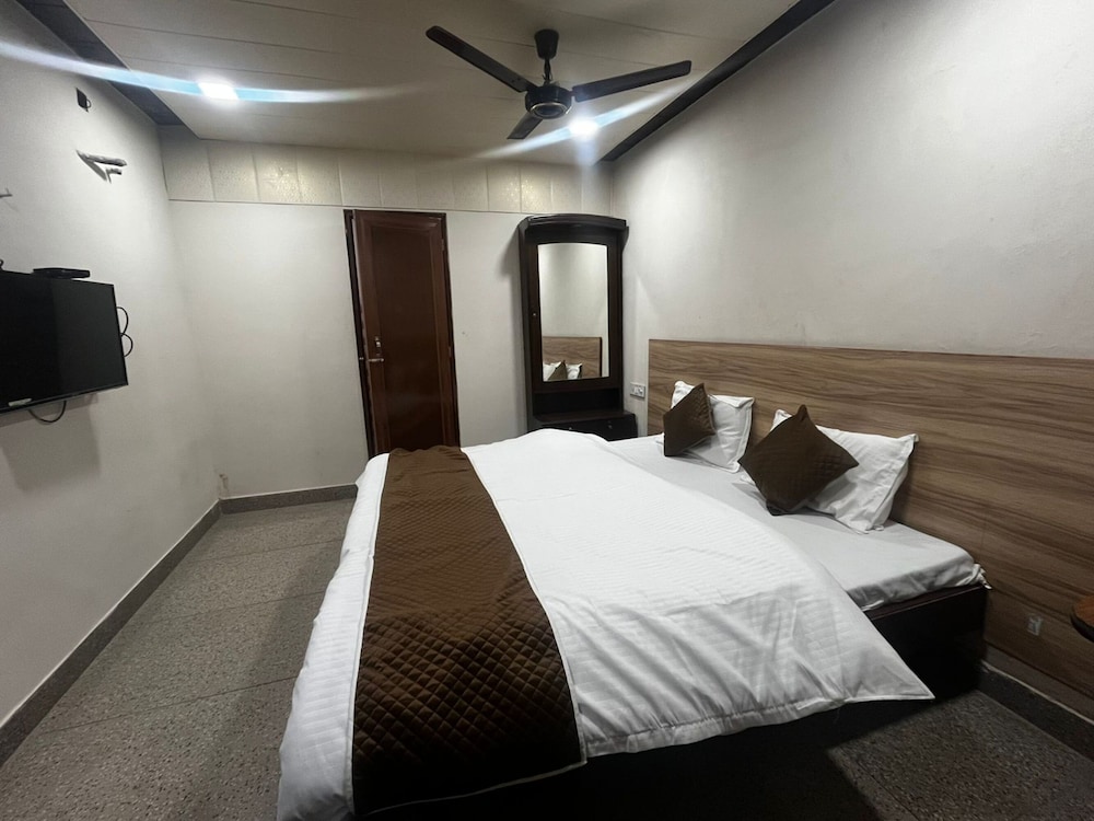 HOTEL PRAKASH BLOCK-1