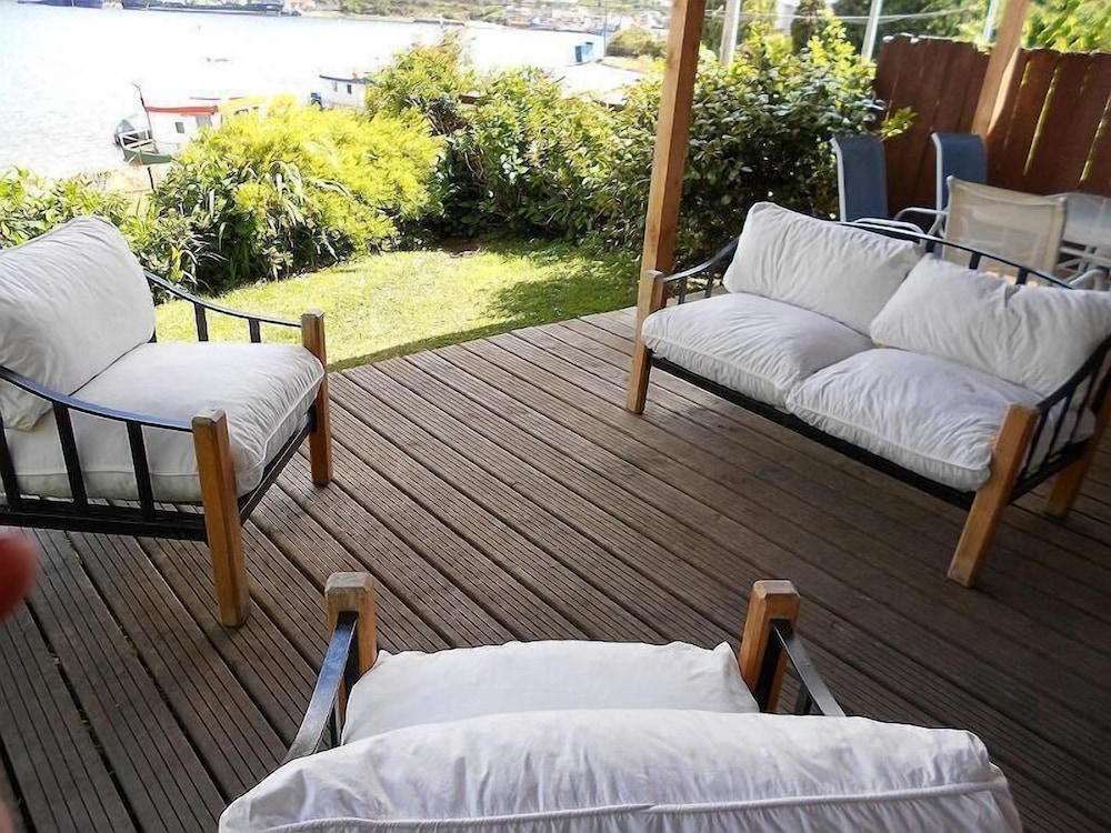 Punta Piedras Lodge & Marina
