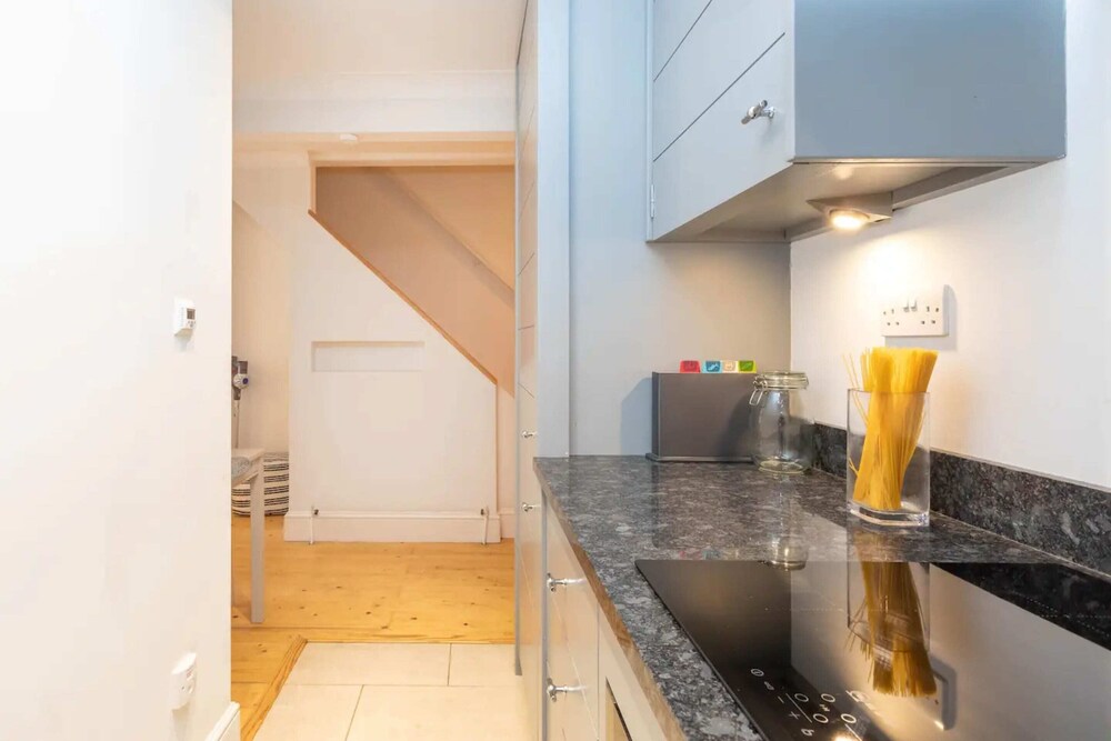 Lovely 1 Bedroom Apartment in Colourful Notting Hill