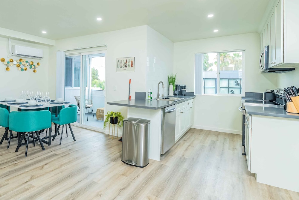 Newly Remodeled 2b2b APT Near Pasadena Old Town