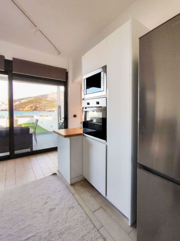 Marilous House - Skyros Beachfront Getaway