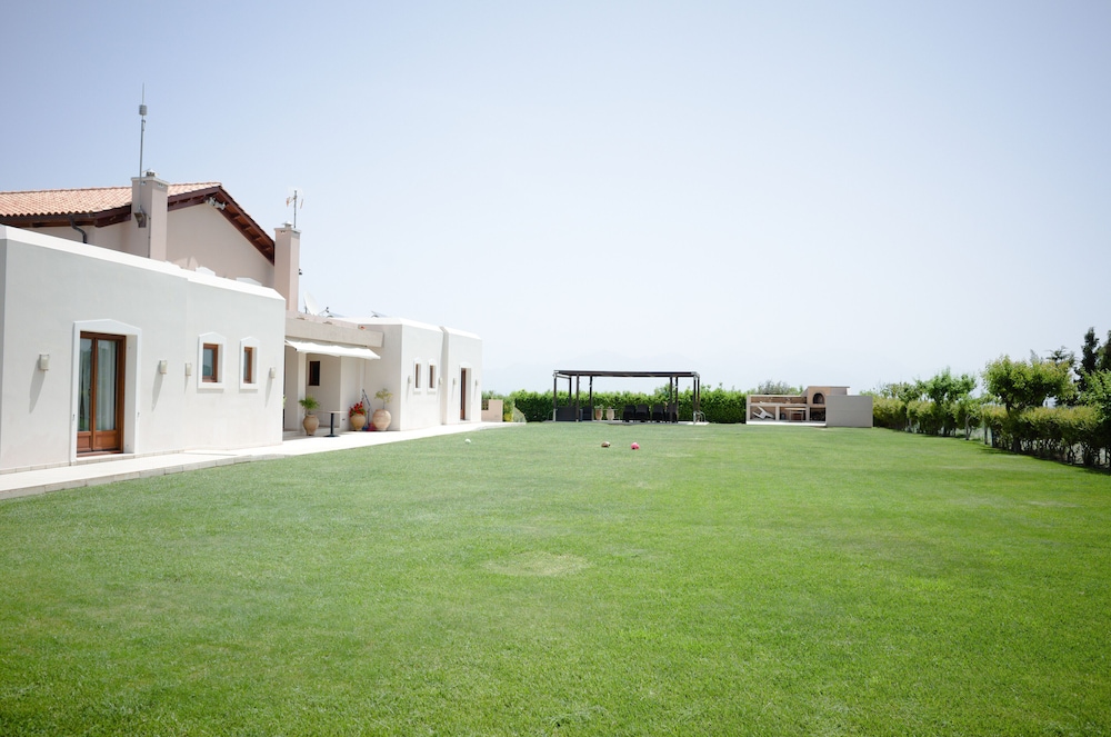 Luxurious Panoramic View Villa view 3