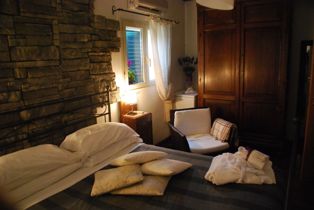 Casa Patronale Tipica Siciliana Home B&B TreMetriSoprailCielo camere con vista, colazione terrazzo panoramico view 4