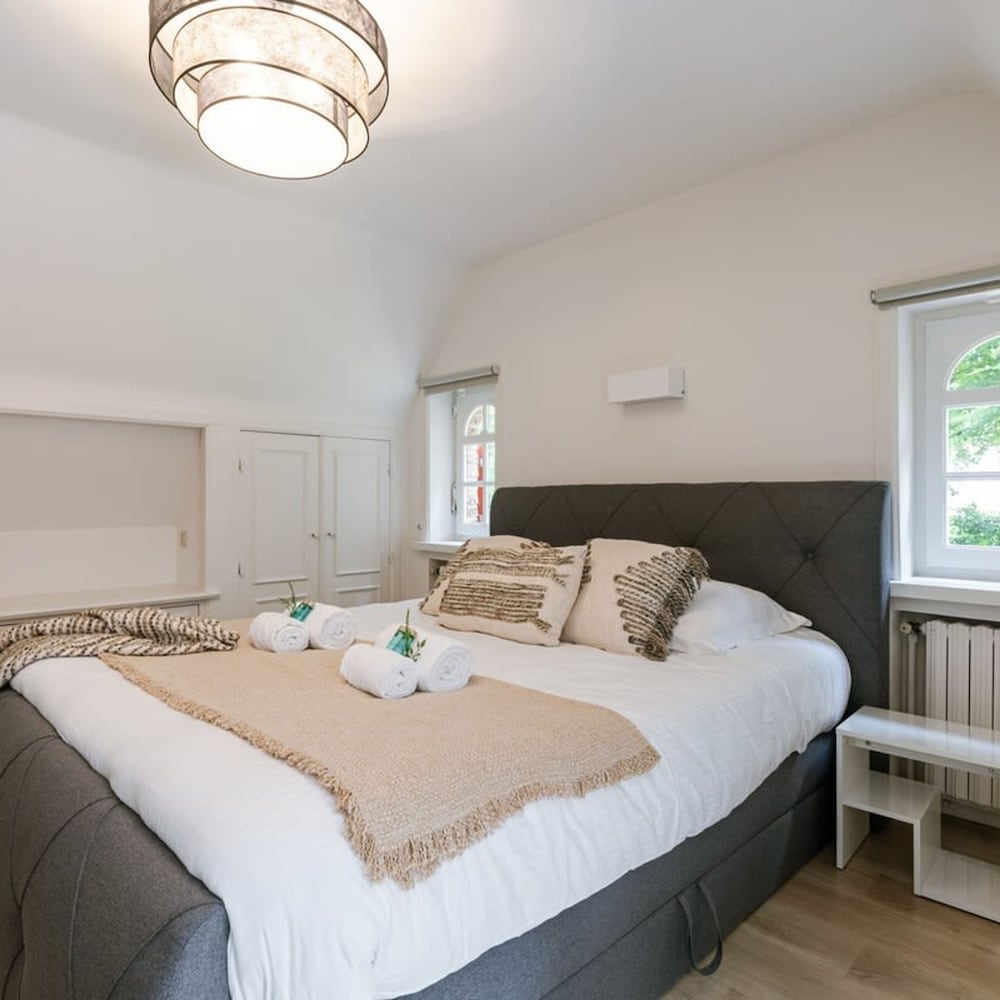 Authentic Villa Amore Located Near Bruges