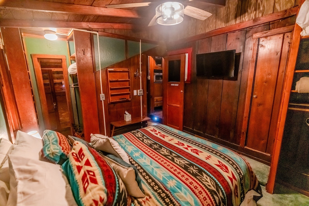 Hobbit House in Big Bear #166