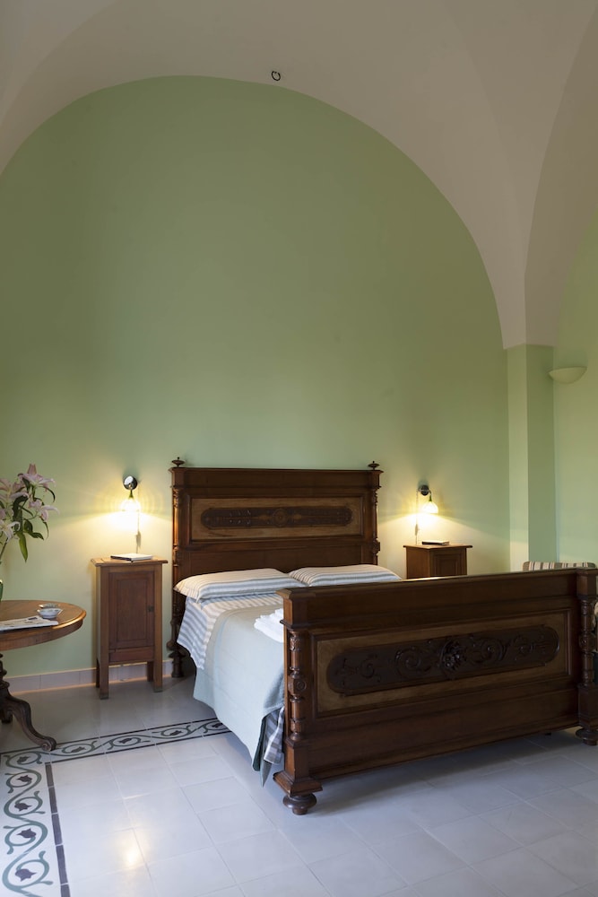 Villa Urso BedWine