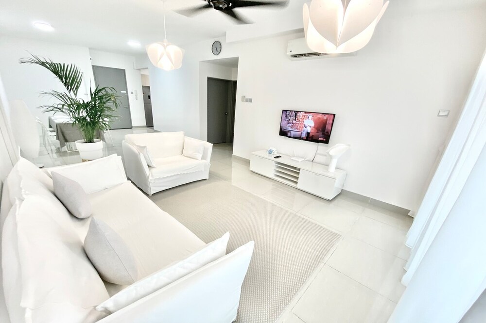 Amerin Residence Mall Apartments