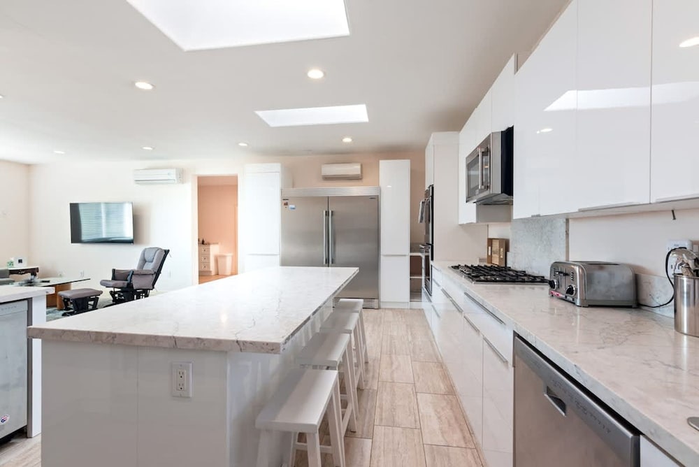 Spacious Single Level Home In Poway