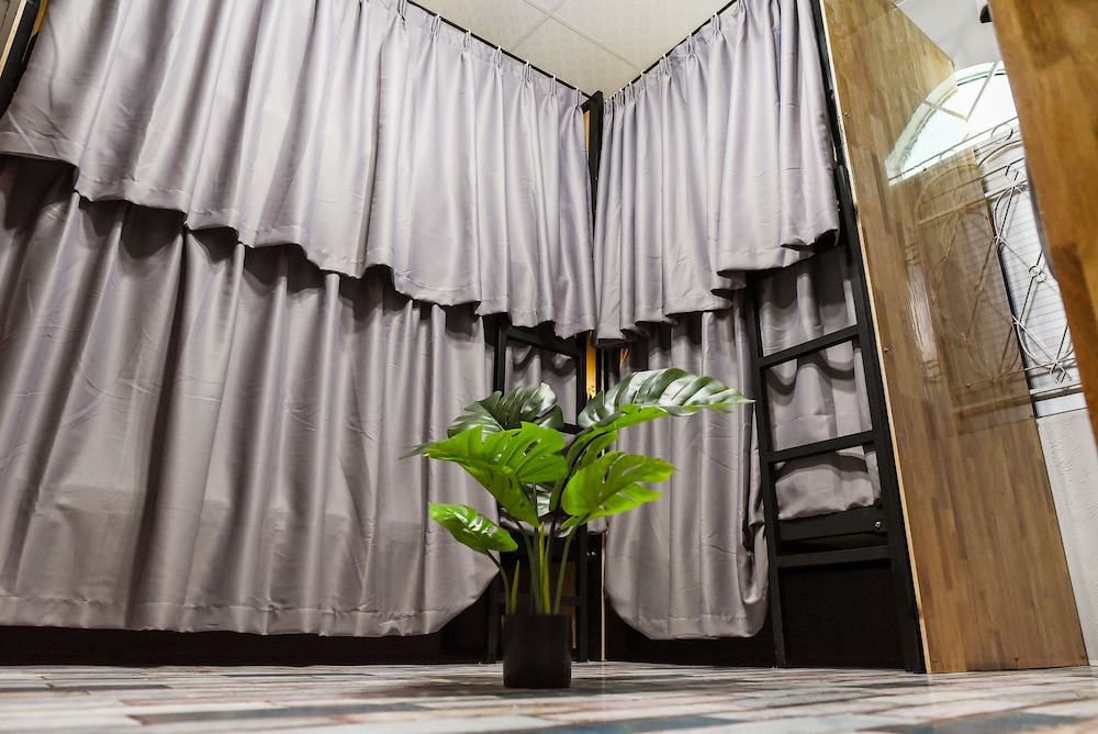 Ta'or Hostel