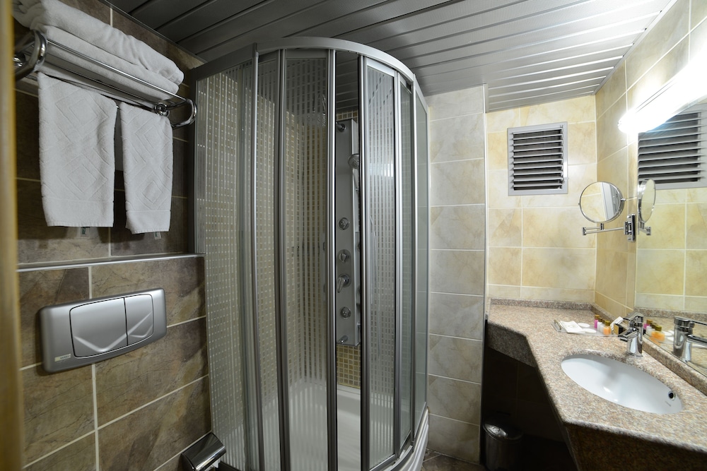 Royal Carine Otel - Image 19