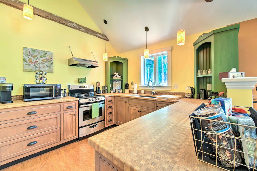Hidden Gem Cottage' Near Blue Hill Peninsula view 2