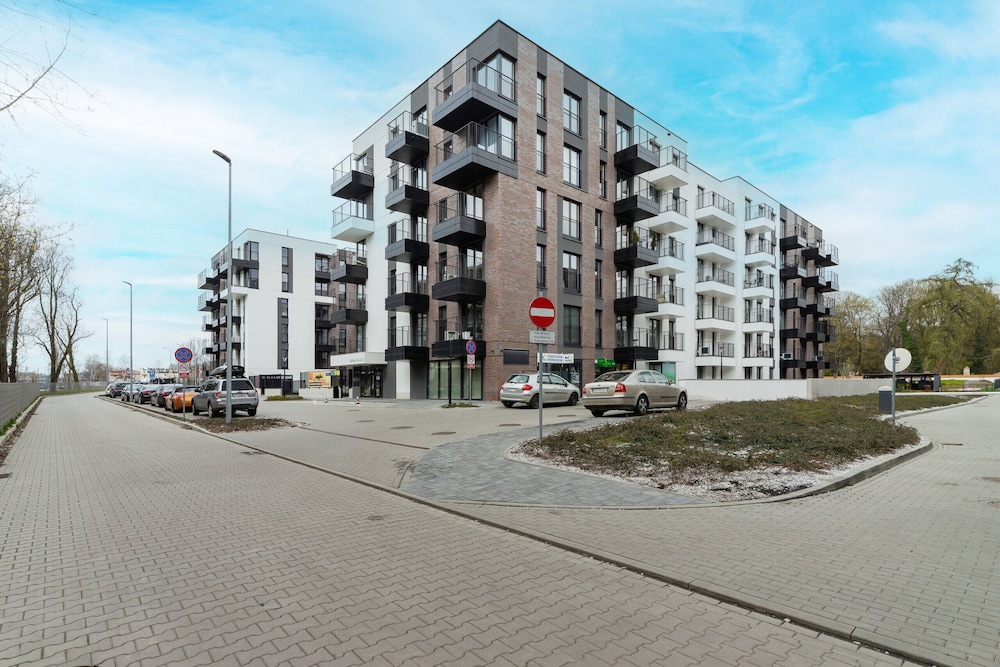 Studio Rakowicka by Renters view 4
