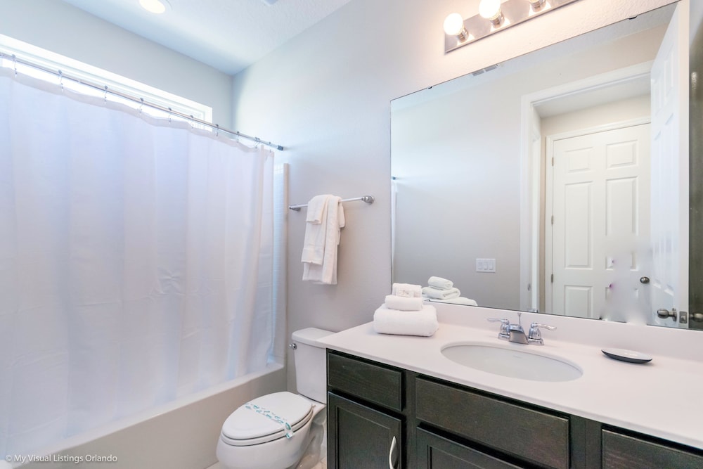 7 BD 5 BH With Game Room Pool Spa