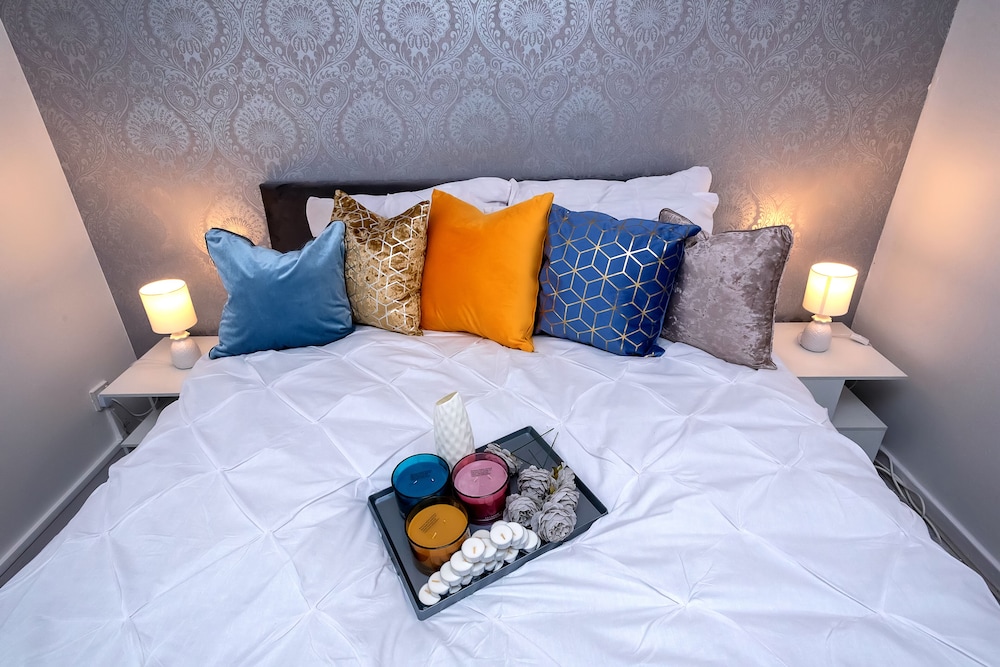 I Love London! A Stunning 2 Bed Home Sleeps 1-3!