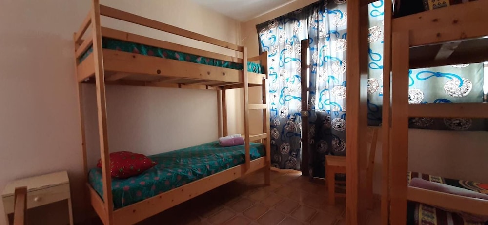 Hotel Ah Maio - Bed in Mixed Dormitory Room 1 view 3