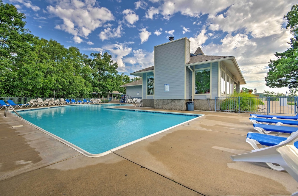 Luxe Lakeside Regatta Bay Getaway w/ Pool Access!