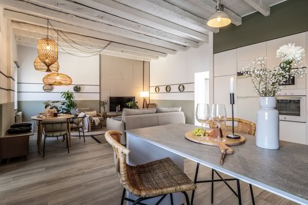 Melito - 2 Bedrooms and Office in Justicia