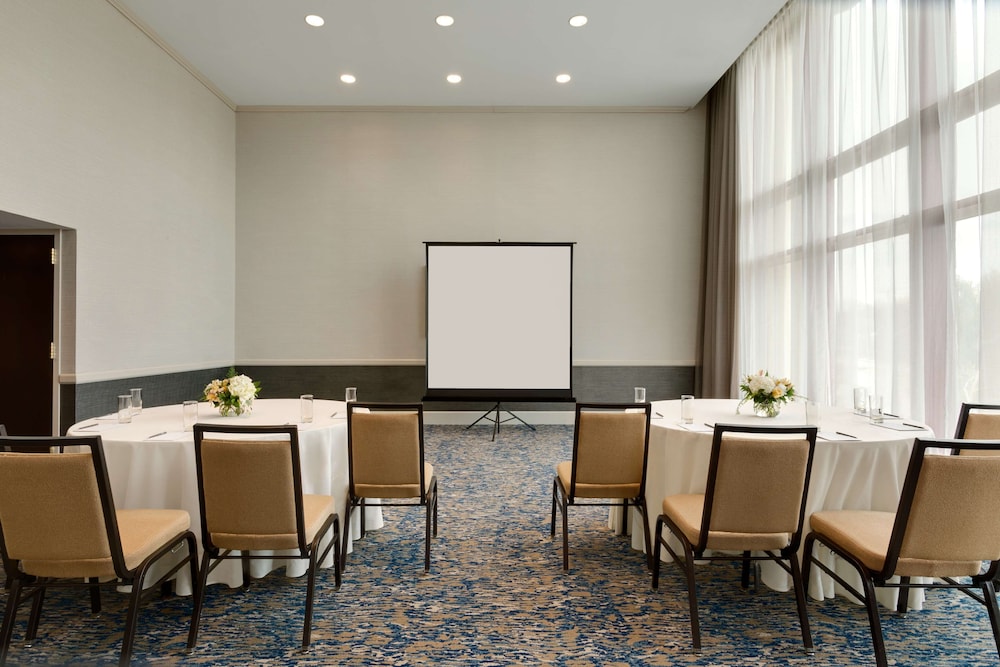 Boston Vacations - Embassy Suites by Hilton Boston Waltham - Property Image 36