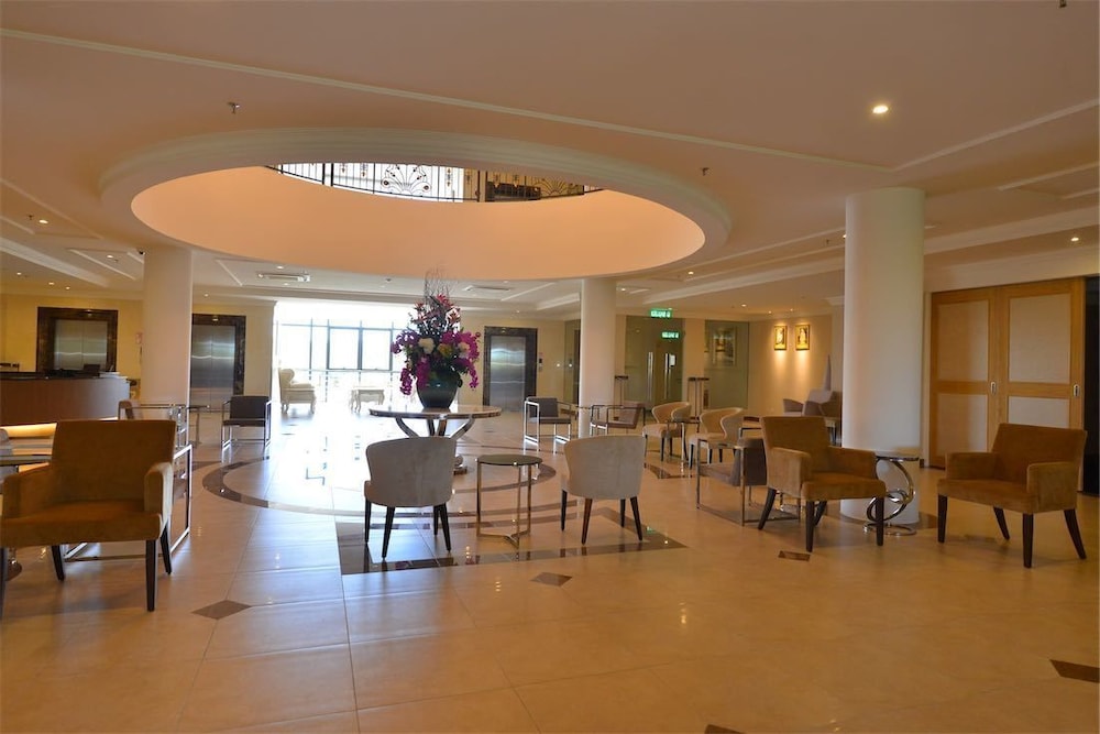 Reception & Lobby