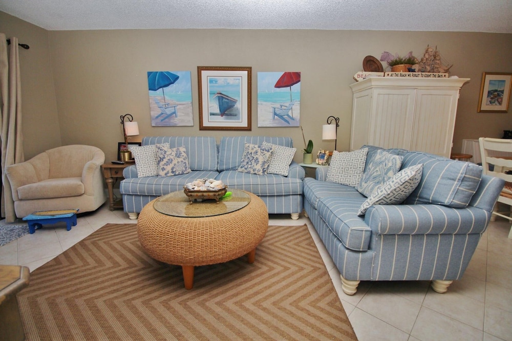 Hacienda del Sol II 306