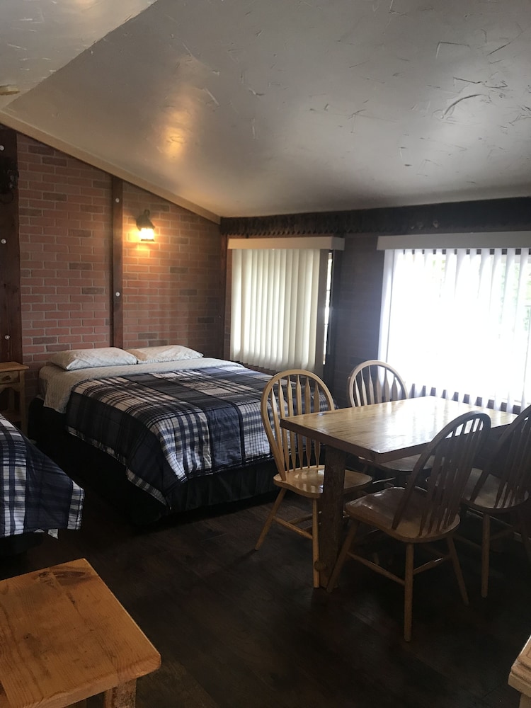Alexander lake lodge - Property Image 12