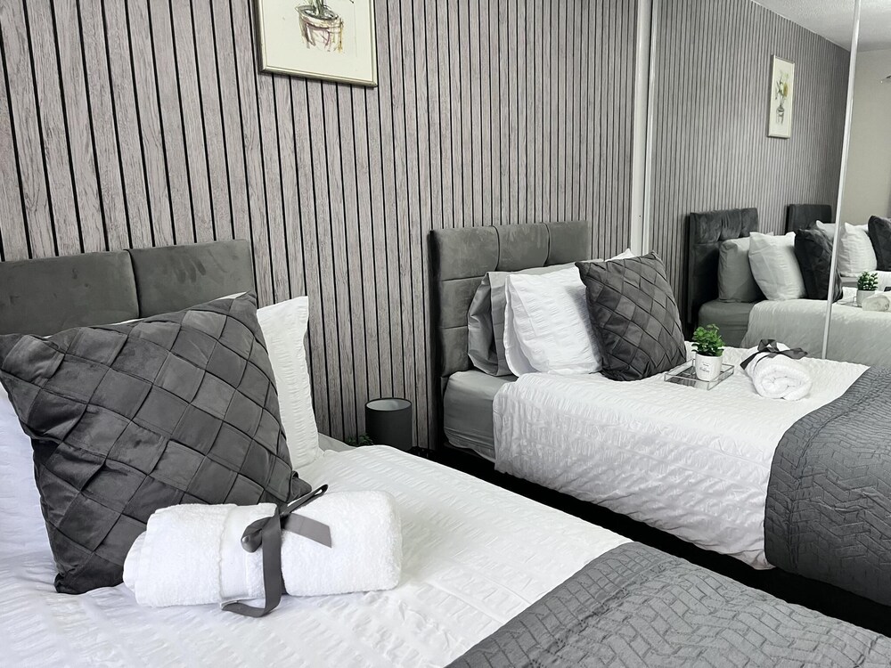 The Olive Nest Lush House in Ashford With Drive view 5