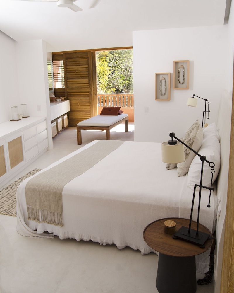 El Careyes Club & Residences