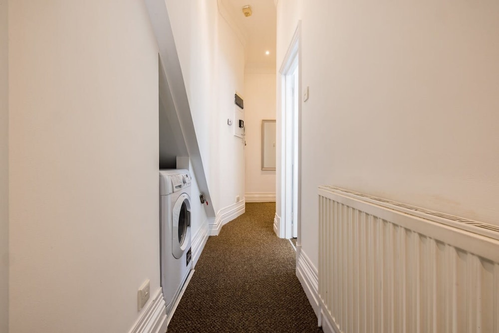 Spacious Apartment With Office Rear Terrace