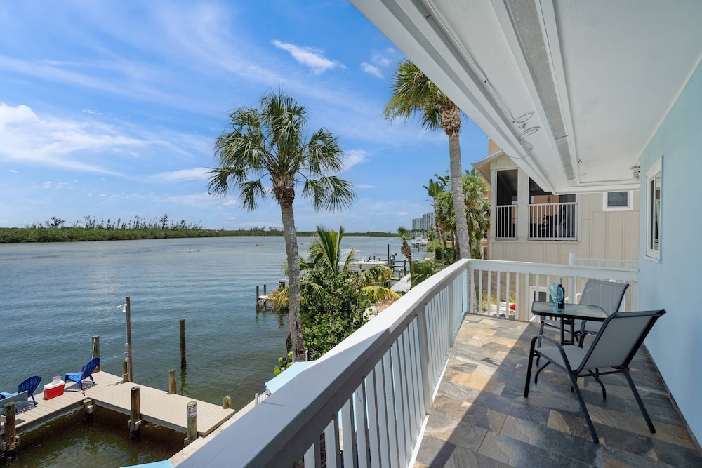 Coastal Breeze Siesta Entire 4-unit Complex With Dock